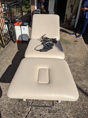 Adjustable examination table - adjustable,